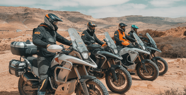 חברים בטיול אופנועי שטח חברים בטיול אופנועי שטח
